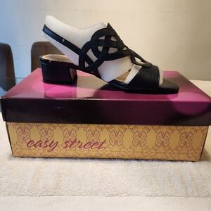 Easy Street Women's Black Sandals